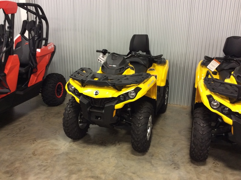 2016 Can-Am Commander DPS 800R