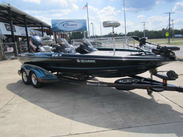 2004 TRITON BOATS TR20X DC