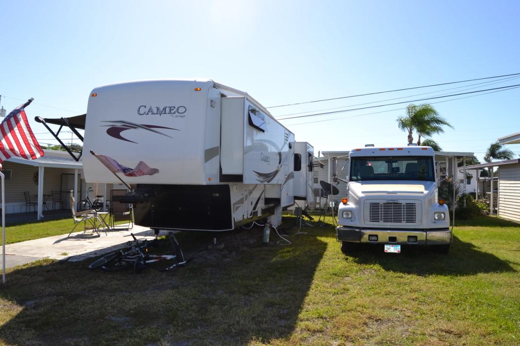 2011 Carriage Cameo F37RE3