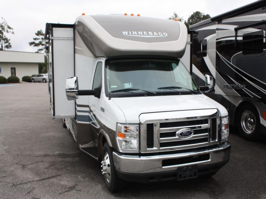 2005 Winnebago Adventurer 35U