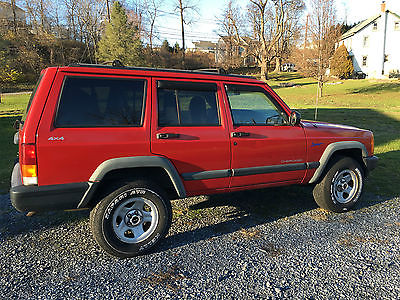 Jeep : Cherokee NO RESERVE 1997 jeep cherokee 4 x 4 very well kept dont miss this jeep no reserve