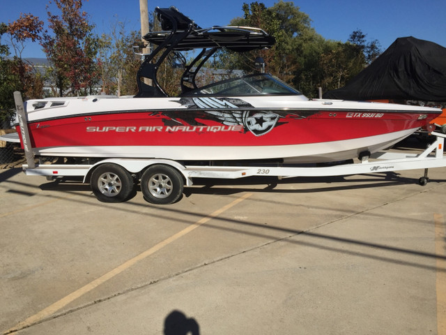 2010 Correct Craft Super Air Nautique 230