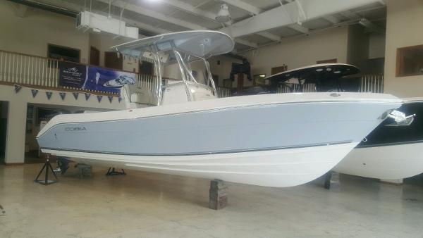 2016 Cobia 256 Center Console