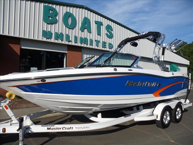 2015 Mastercraft Wakeboarding Boat X10