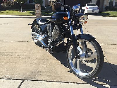 Victory : VEGAS 8-BALL 2006 victory vegas 8 ball motorcycle less than 6000 miles 100 working