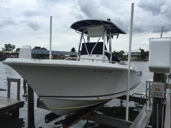 2010 Sea Arrow Triton 220