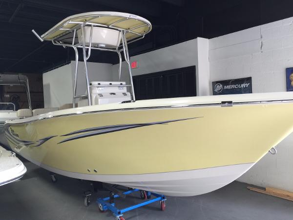 2015 Sea Chaser 22 HFC HYBRID FISH AND CRUISE