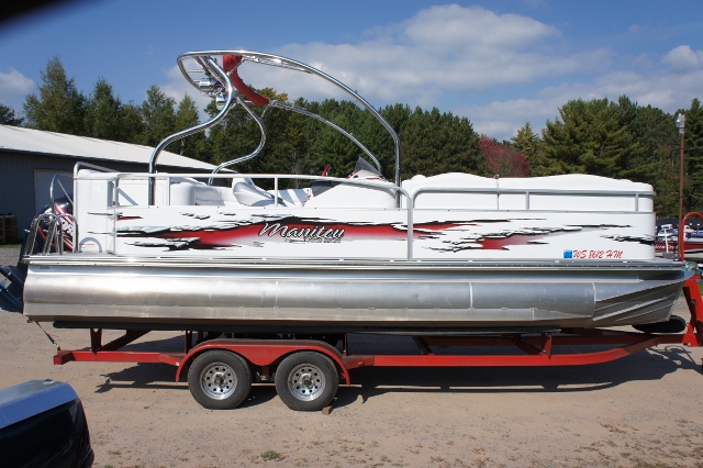 2008 Manitou 22' Explode Tri-toon