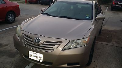 Toyota : Camry Camry LE Toyota Camry LE 2007 Gold Spoilers