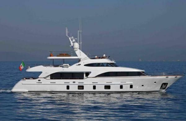 2009 Benetti Tradition 105'