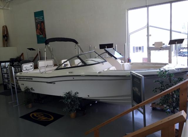 2015 Grady-White Dual Console Freedom 225