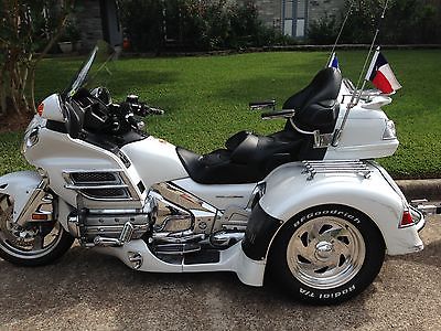 Honda : Gold Wing 2008 honda gold wing trike with trailer all pearl white