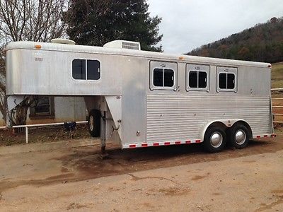 Sooner 3-horse trailer with weekender living quarters