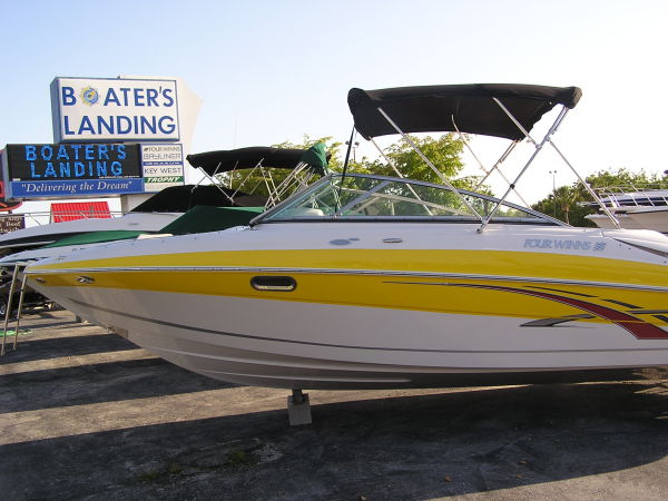 2007 Four Winns H240