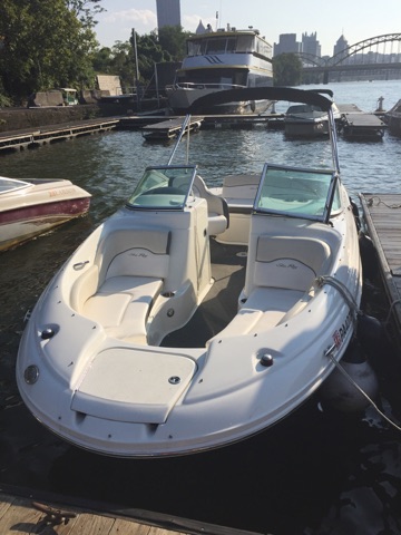 2012 Sea Ray 200 Sundeck