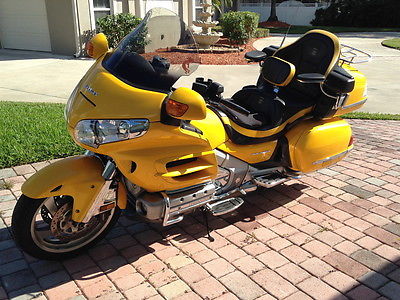 Honda : Gold Wing 2009 gl 1800 yellow honda gold wing motorcycle