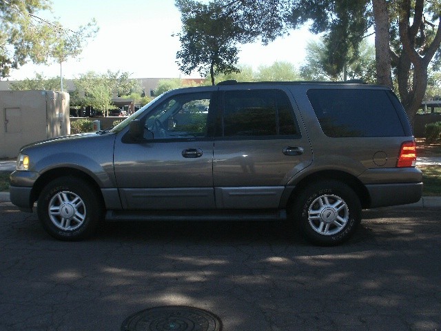 2003 Ford Expedition 5.4L XLT Popular 4WD!! 3rd Row! 87,000