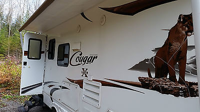 Half Ton Tow 2010 Fifth Wheel Cougar X-Lite 26RLS Rear Living Camper & Polar Pkg