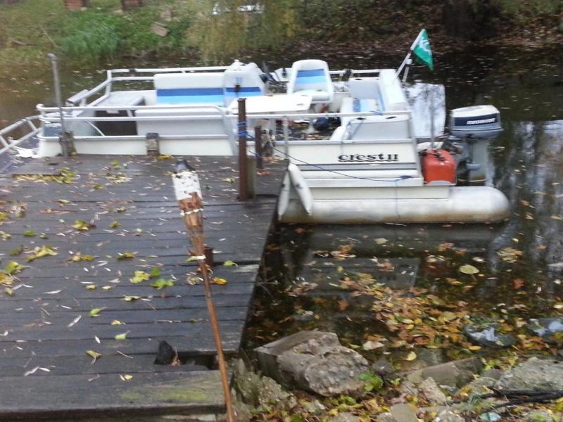 1984 crestliner pontoon boat 21 foot