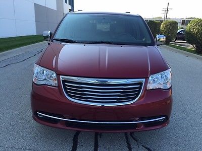 Chrysler : Town & Country Chrysler Town Country 2012 chryslet town country limited fully loaded 2 dvd s player back up camera
