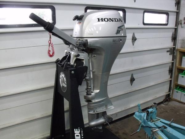 2006 HONDA BF20D Engine and Engine Accessories