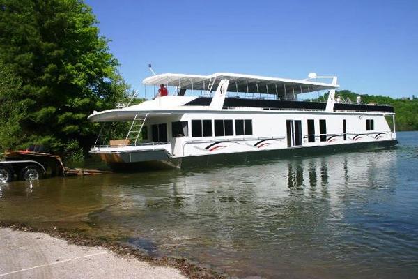2007 Fantasy Houseboat