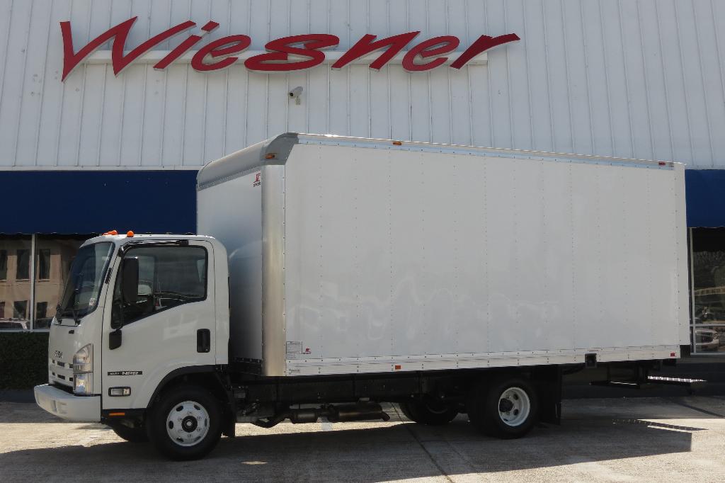 2015 Isuzu Npr With 18ft Box (van Body) - Gas