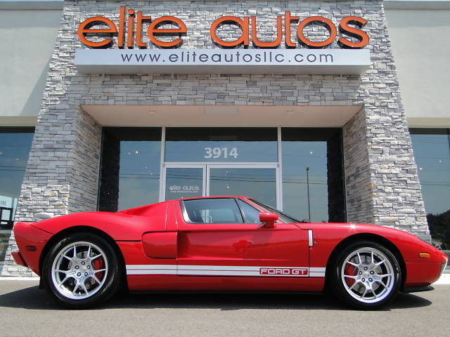 Ford : Ford GT 2dr Cpe RED WITH WHITE STRIPES ALL 4 OPTIONS  PERFECT CONDITION COLLECTOR QUALITY