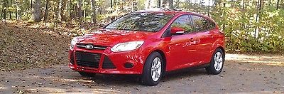 Ford : Focus SE 12 900 miles exc fuel economy make this a christmas gift for someone special