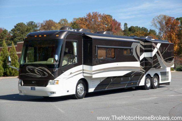 2007 Country Coach Intrigue 45' w/4 Slide