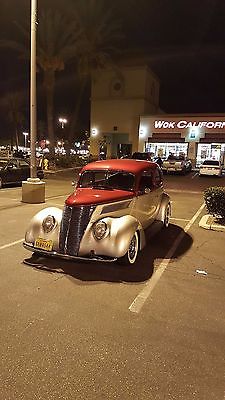 Ford : Other 1937 ford humpback sdedan