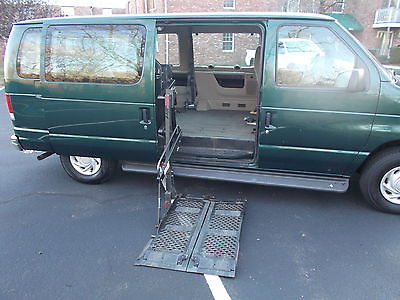 Ford : E-Series Van XLT  HANDICAP VAN  Handicap /  Wheel Chair Van  ! !   Only  22,000 miles
