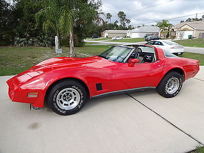 Chevrolet : Corvette 2dr coupe 1980 red corvette with t top new seats embroidered with corvette logo