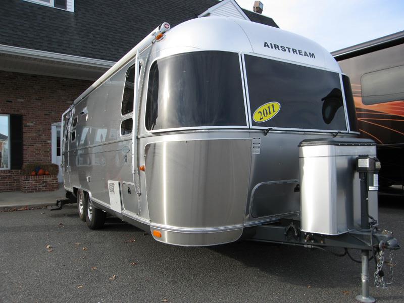 2011 Airstream Flying Cloud 25FB Twin