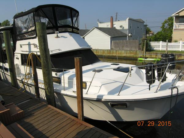 1986 Carver 3607 Aft Cabin