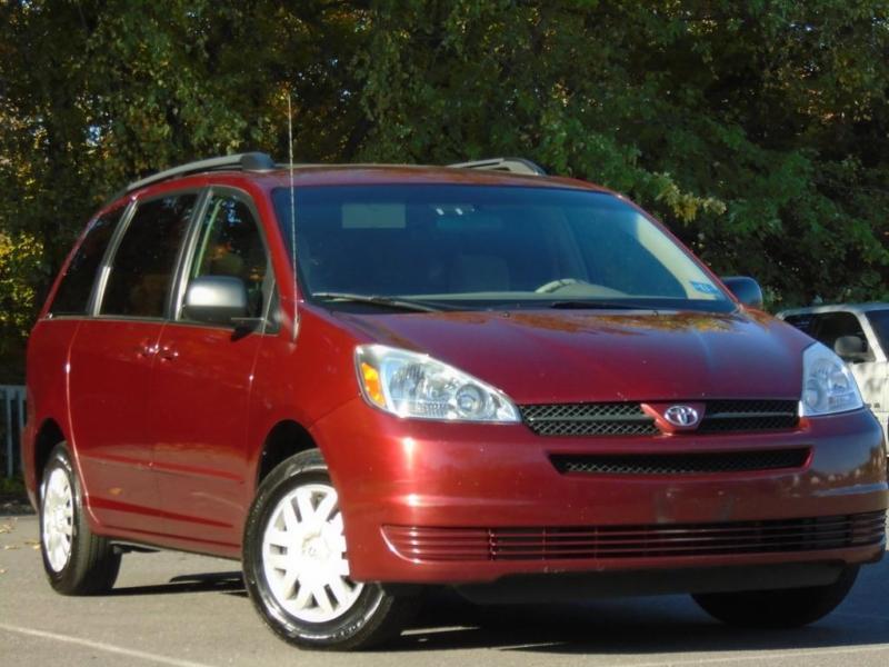 2005 toyota sienna red color 179 k on it