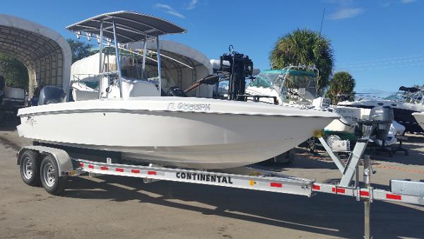 2013 Ocean Runner 21 Center Console