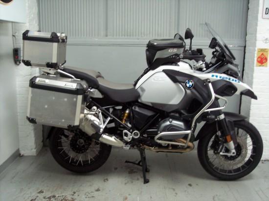 2014 BMW R1200GSA, White, only 1627 miles, like new condition