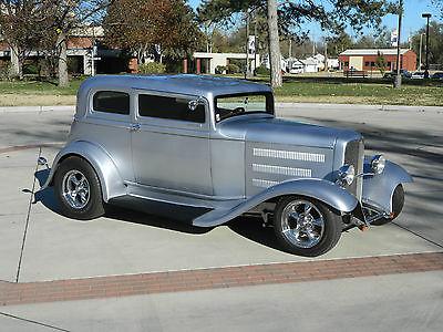 Ford : Crown Victoria 2 Door 1932 ford crown victoria vicky silver