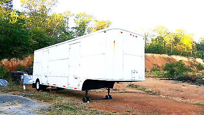Enclosed moving trailer 34'