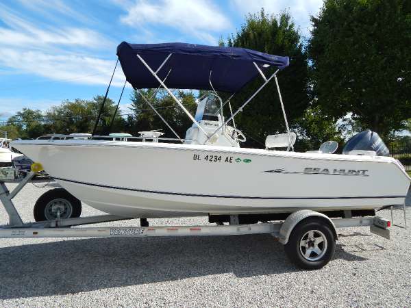 2011 Sea Hunt Triton 188