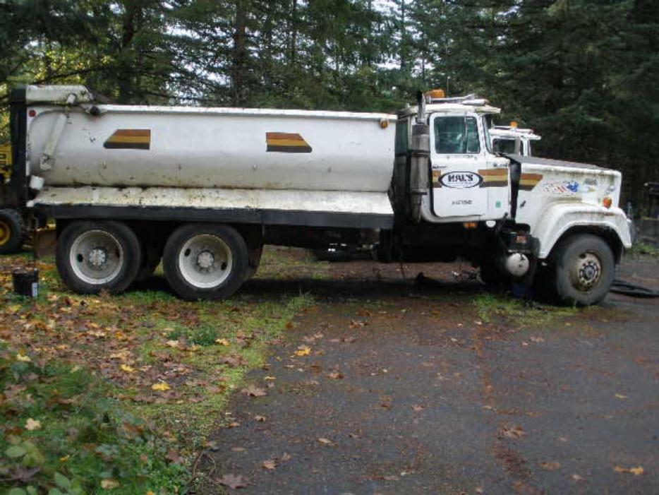 1986 Mack Superliner