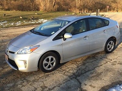 Toyota : Prius 5dr Hatchback Two 2015 toyota prius two hatchback 14 k miles like new three four five save