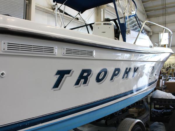 1998 Bayliner 2352 Trophy Walkaround