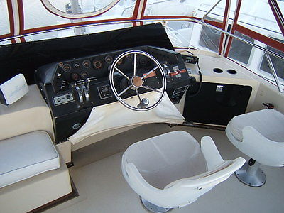 1981 sea ray 310 sedan bridge