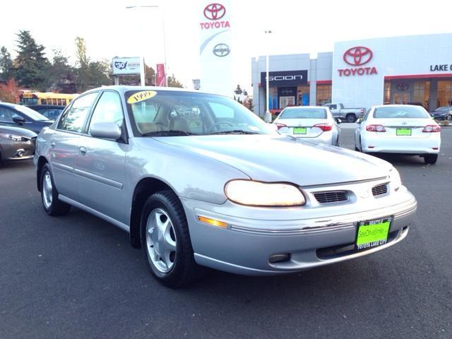 1999 Oldsmobile Cutlass  GLS CLEAN CARFAX LOW MILES