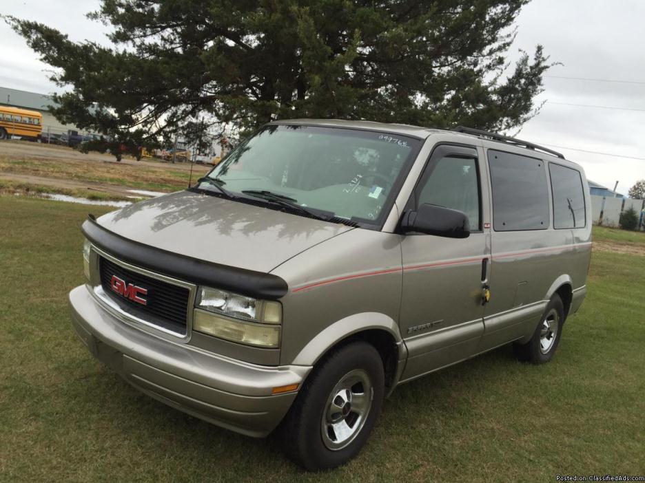 2002 GMC Safari Van --All Wheel Drive--