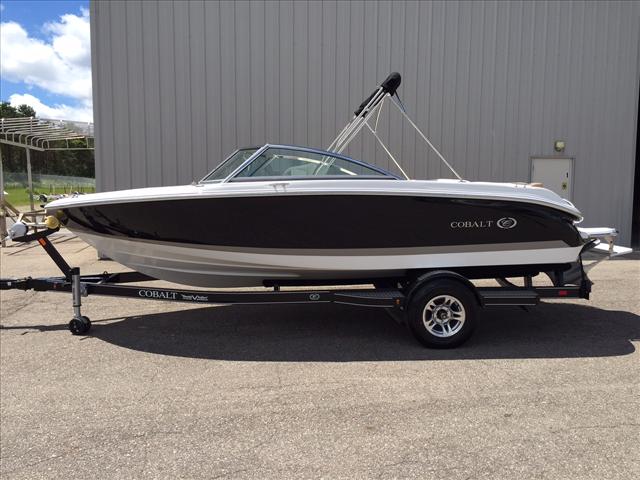 2015 COBALT BOATS 10 SERIES 200