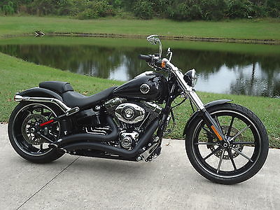 Harley-Davidson : Softail 2015 harley breakout with only 1300 miles and flawless condition