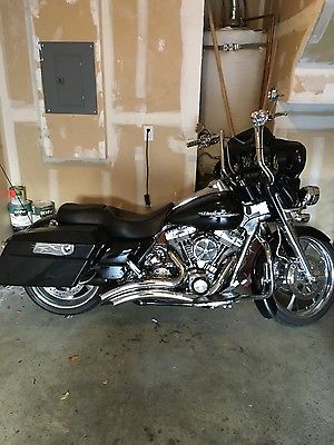 Harley-Davidson : Touring 2011 harley street glide